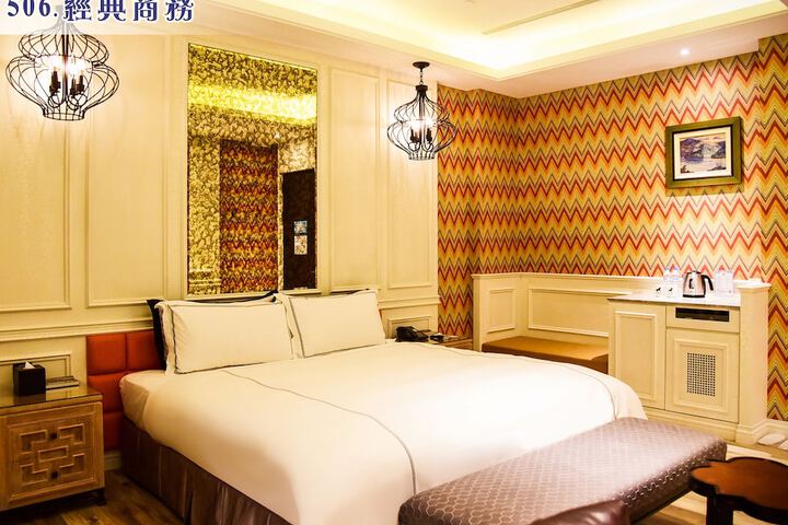 Room 7 of 91