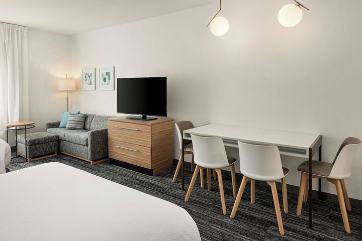 Room 18 of 47