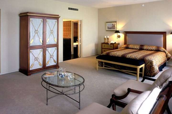 Room 4 of 46