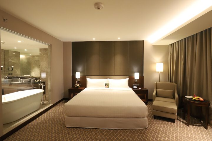 Room 35 of 113