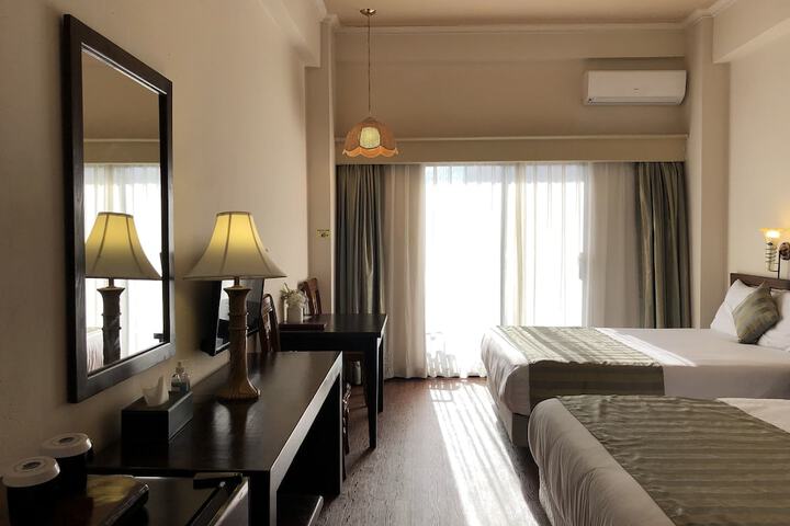 Room 17 of 40