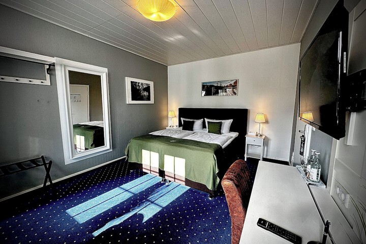 Room 41 of 90