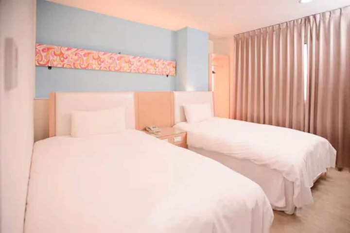 Room 40 of 64