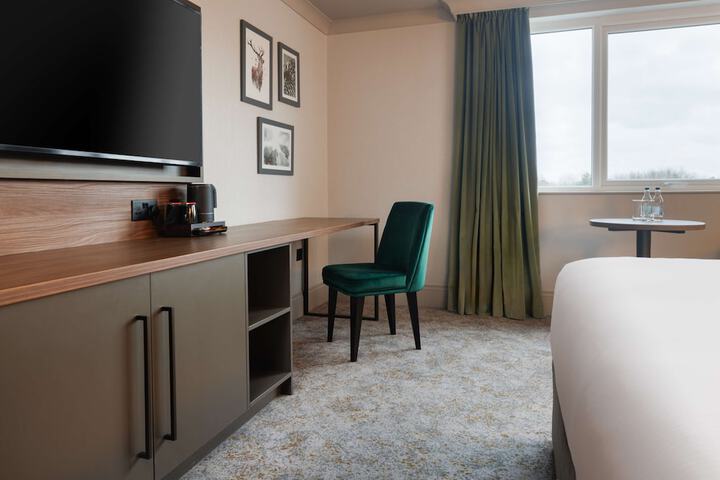 Room 46 of 204