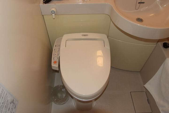 Room 5 of 11