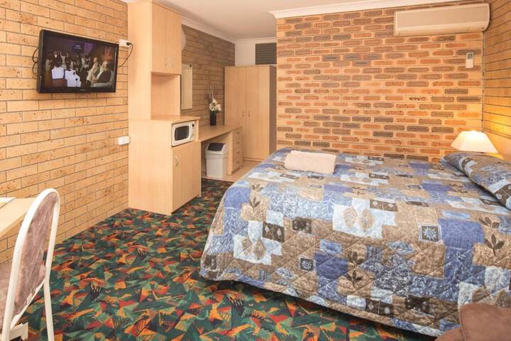 Room 7 of 38