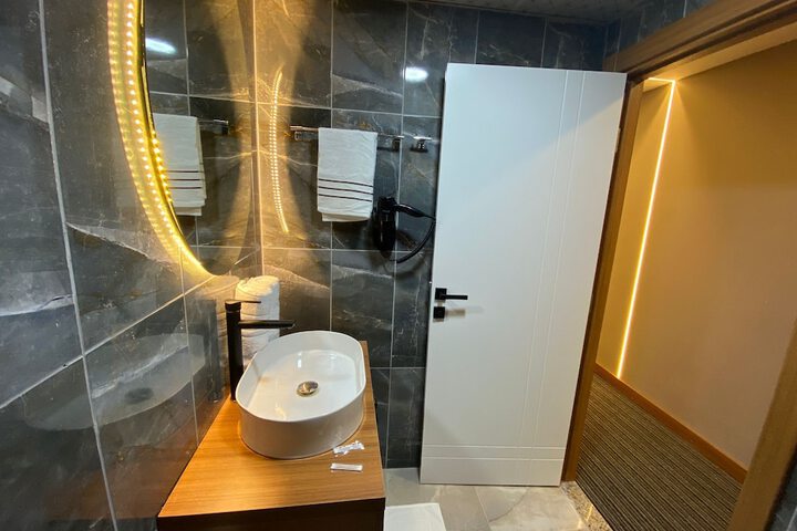 Room 19 of 22