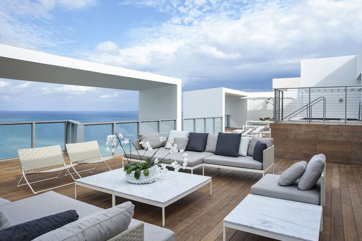 Beach/ocean view