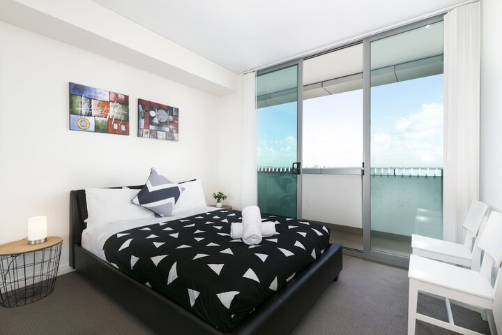 Room 3 of 16