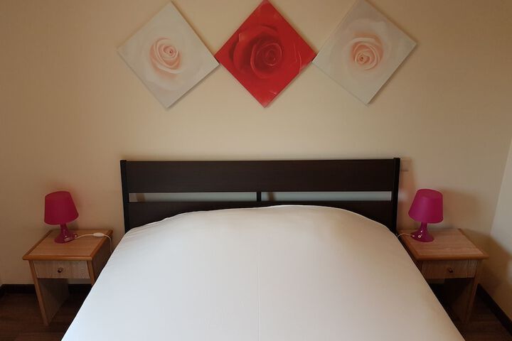 Room 6 of 33