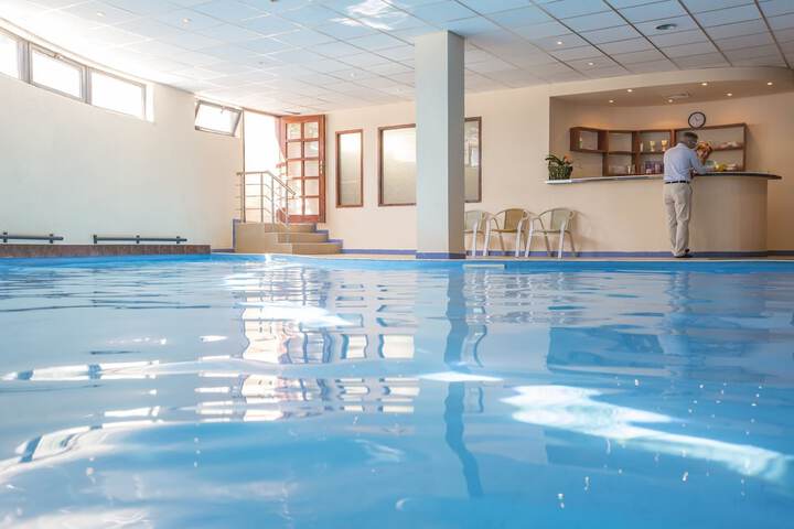 Hotel Pool