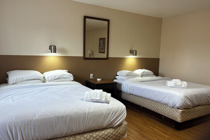 Room 10 of 19