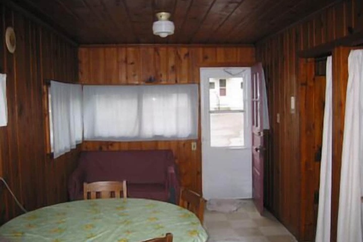 Room 9 of 9
