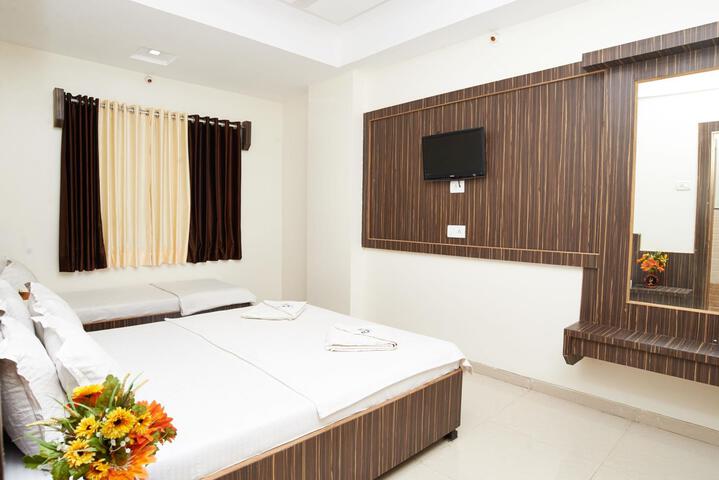 Hotel Sai Dwarka
