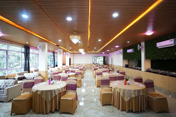 Ballroom/Hall 44 of 51
