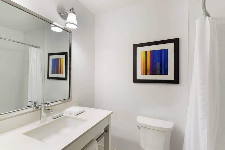 Room 16 of 36