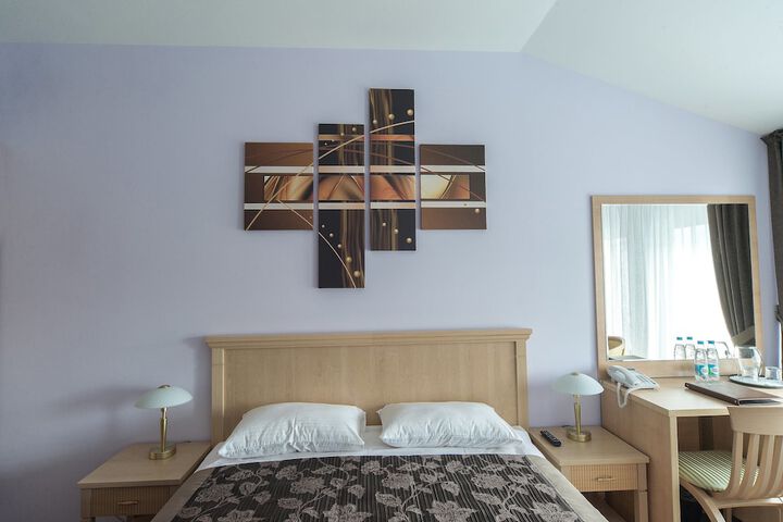Room 10 of 47