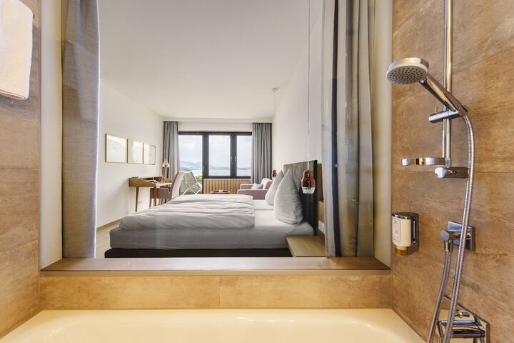 Room 41 of 108