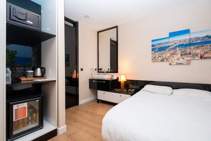 Room 5 of 34