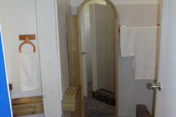Room 27 of 109