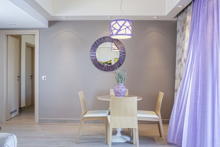 Room 9 of 49