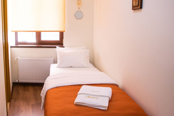 Room 26 of 127