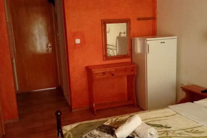 Room 20 of 37