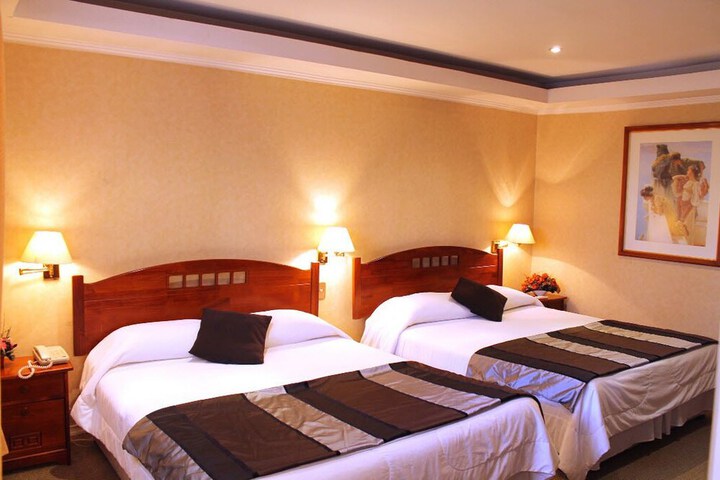 Room 8 of 11