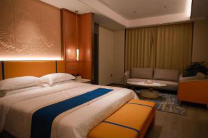 Room 19 of 19
