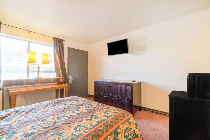 Room 31 of 120