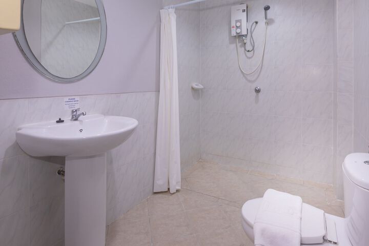 Room 5 of 7
