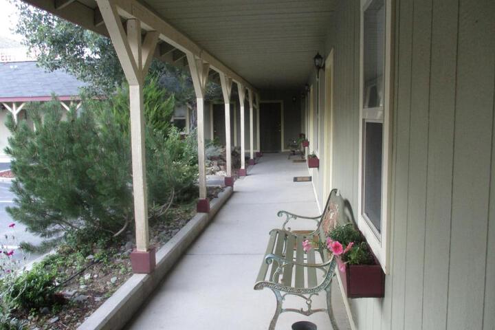 Photo 10