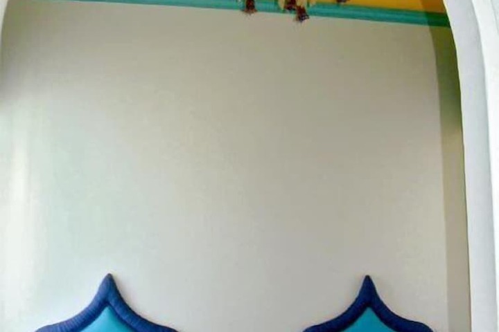 Room 12 of 29