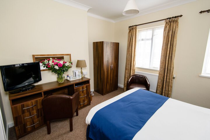 Room 8 of 41
