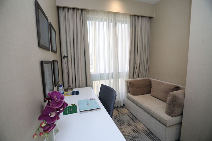 Room 35 of 92