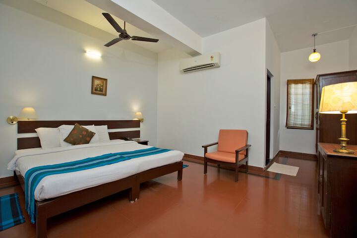 Room 4 of 24