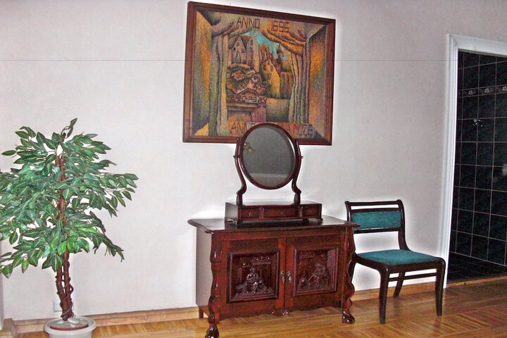 Room 10 of 52