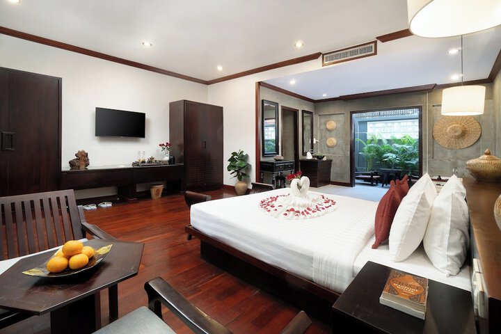 Room 53 of 122