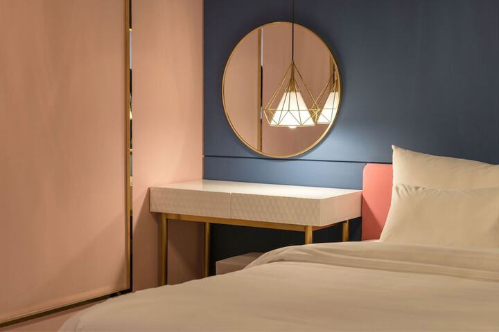 Room 32 of 111