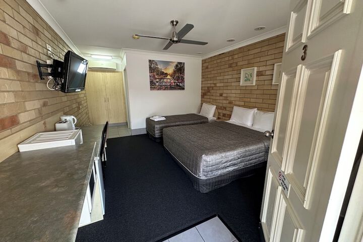 Room 16 of 51