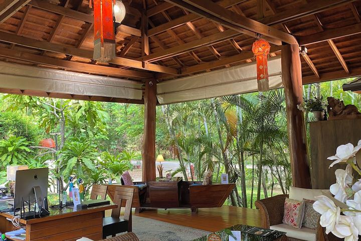 Entrance & Lobby