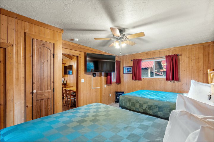 Room 4 of 153
