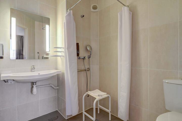 Clean Restrooms