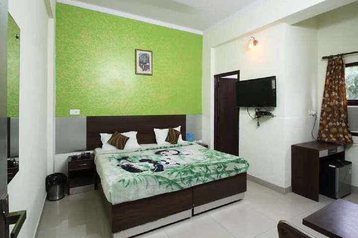 Room 6 of 52