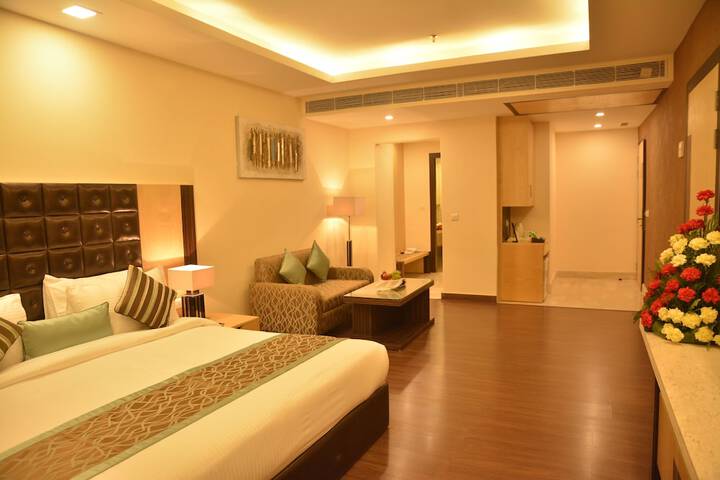 Room 28 of 73