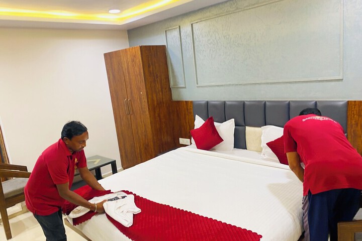 Room 8 of 14