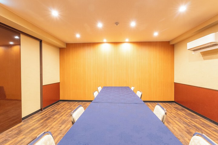 Ballroom/Hall 77 of 91