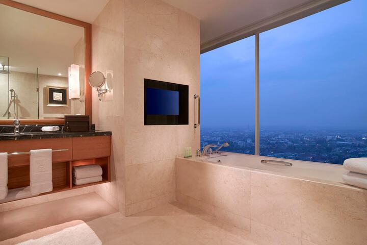 Room 29 of 82