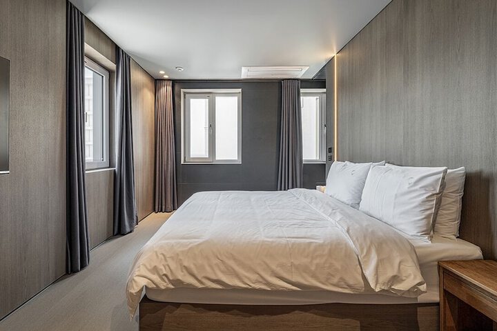 Room 15 of 36