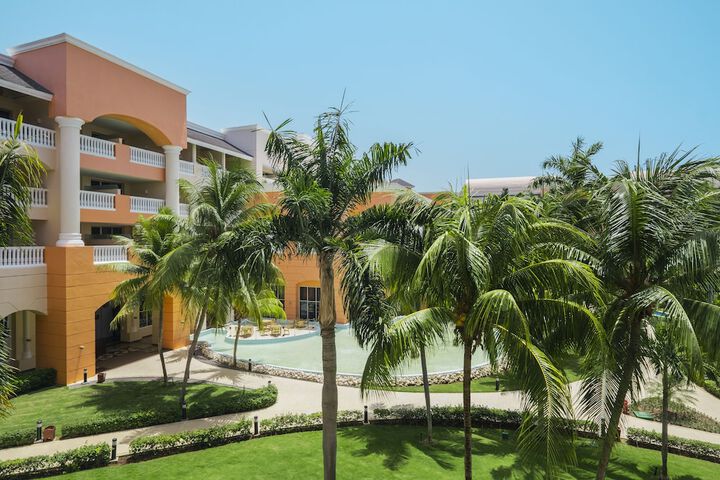 Hotel Exterior 165 of 165